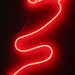 NINA Kovacheva: Obscured by the Mind, 2012, Neon-Objekte. NINAVALE. Ausstellung. 'Paradise is temporarily closed. God' KULTUM Graz, 24. Oktober 2020. Foto: KULTUM/Andrea Hopper