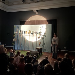 JUNGES PUBLIKUM_PUH DER BÄR_Hör- u. Schaubühne Stuttgart. Foto: KULTUM/Hopper