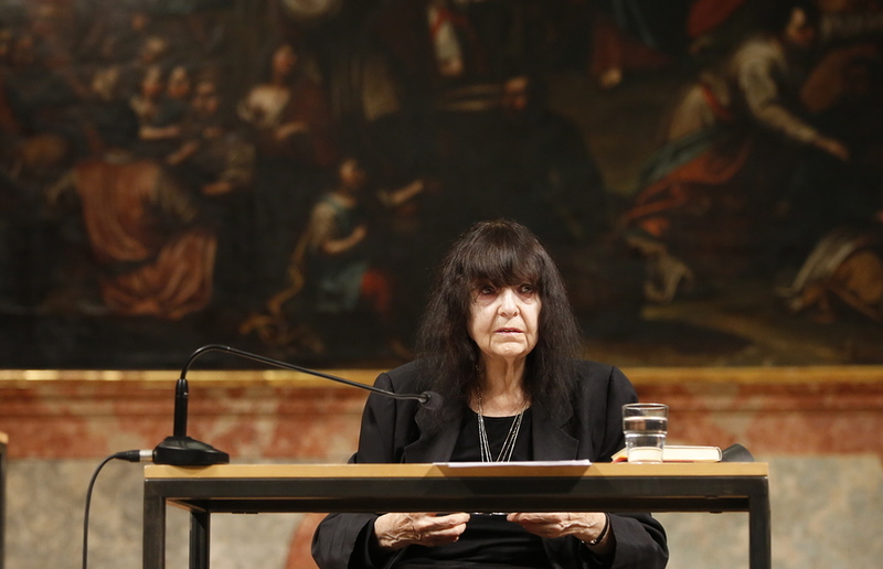 Friederike Mayröcker, bei der Ehrung  zu ihrem Lebenswerk der Stiftung Bibel und Kultur im Grazer Minoritensaal, 2014