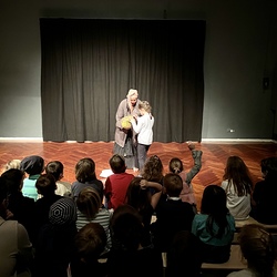 D'ÄRDGEISS_Figurentheater Margrit Gysin / Schweiz. Foto: KULTUM/A. Hopper