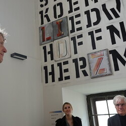  13. Themenführung in der Ausstellung 'Gott hat kein Museum' am 11.4.2026 zum Thema 'Wunder&Widersprüche'