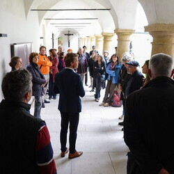 1. Kuratorenführung mit Johannes Rauchenberger und Künstlergespräche mit Michael Endlicher, Zlatko Kopljar, Reinhild Gerum, Heribert Friedl, Wilhelm Scheruebl, Alois Neuhold und Hannes Priesch – Rundgang im steirischen herbst 25, 27. September 2025