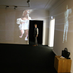 NINAVALE. Ausstellungsaufbau. 'Paradise is temporarily closed. God' KULTUM Graz, 24. Oktober 2020 bis 12. Dezember 2020. Foto: KULTUM/Andrea Hopper
