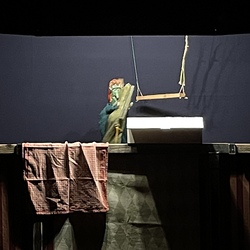 JUNGES PUBLIKUM_Bavastel Puppentheater Graz_Kasperl und das Krokodil. Foto: KULTUM/Hopper