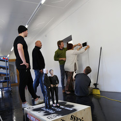 NINAVALE. Ausstellungsaufbau. 'Paradise is temporarily closed. God' KULTUM Graz, 24. Oktober 2020 bis 12. Dezember 2020. Foto: KULTUM/Andrea Hopper