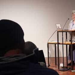  Ulrike Grossarth: Zwischenlandung auf Metaebenen. Reihe GOTT RAUM KUNST