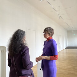 Eröffnung der Ausstellung: 'SISTERS OF THE LABYRINTH' von Renate Kordon und Tamara Friebel, KULTUM Graz, 2. März 2024. Foto: KULTUM/Johannes Rauchenberger
