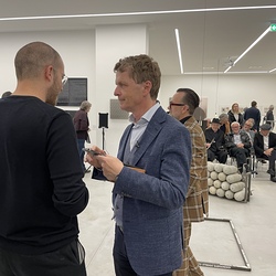 Eröffnung des Spiegelgitterhauses Gleisdorf (Sammlung Wolf) durch Bürgermeister Christoph Stark, Landeshauptmann Christopher Drexler und Diözesanbischof Wilhelm Krautwaschl.Laudatio: Walter Prügger,Einführung in die Ausstellung 'WENDEZEITEN/ZEITENW