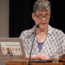  Ulrike Grossarth: Zwischenlandung auf Metaebenen. Reihe GOTT RAUM KUNST