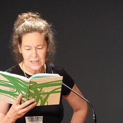                                 LITERATUR HOTEL: Monika Rinck: 'Eine Verkehrspolitik der Tr?ume'Einf?hrung und Gespr?ch: Stefan Schmitzer, KULTUM Literatur, 26.6.2025