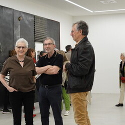 'Was tun Skulpturen ohne Aufsicht?' - Michael Kienzer und Anneliese Schrenk,KULTUMUSEUM im Spiegelgitterhaus Gleisdorf, 22. Mai 2026, Eröffnung: Kurator Johannes Rauchenberger