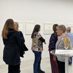 Gerhard Lojen (1935?2005) zum 20. Todestag: Er?ffnung KULTUMUSEUM im Spiegelgitterhaus Gleisdorf, 17.10.2025. Kurator Johannes Rauchenberger f?hrt in das Werk des K?nstlers ein.