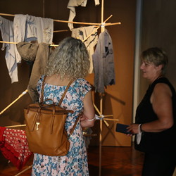 EINATMEN - AUSATMEN. Ausstellungsbesuch mit Führung. Foto: KULTUM