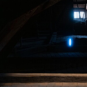 Ruth Schnell, *1958 in Bludenz (AT), lebt in Wien (AT), CUIUS REGIO – WES DAS LAND (WHOSE REALM), 2018/2022, Kunststoff und Leuchtdioden, KULTUMUSEUM Graz, aus: Last&Inspiration. 800 Jahre Diözese Graz-Seckau (2018), adaptiert für KULTUMUSEUM Gra