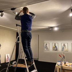 Guillaume Bruere, Dead & Alive. Alte Meister, 2021,  Ausstellungsaufbau. Foto: KULTUM/Andrea Hopper
