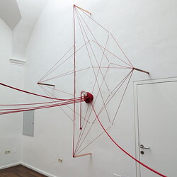 Aufbau der Ausstellung: Zenita Komad: NIE WIEDER KRIEG!KULTUM MUSEUM Graz, Jänner 2024Foto: KULTUM/Aufbauteam