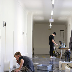 NINAVALE. Ausstellungsaufbau. 'Paradise is temporarily closed. God' KULTUM Graz, 24. Oktober 2020 bis 12. Dezember 2020. Foto: KULTUM/Andrea Hopper