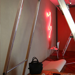 NINAVALE. Ausstellungsaufbau. 'Paradise is temporarily closed. God' KULTUM Graz, 24. Oktober 2020 bis 12. Dezember 2020. Foto: KULTUM/Andrea Hopper