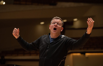 Der lettische Komponist Ēriks Ešenvalds ist Mittelpunkt des Galakonzert „Passion & Resurrection“ im Stefaniensaal