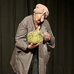 D'ÄRDGEISS_Figurentheater Margrit Gysin / Schweiz. Foto: KULTUM/A. Hopper