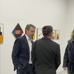 Gerhard Lojen (1935?2005) zum 20. Todestag: Er?ffnung KULTUMUSEUM im Spiegelgitterhaus Gleisdorf, 17.10.2025. Kurator Johannes Rauchenberger f?hrt in das Werk des K?nstlers ein.