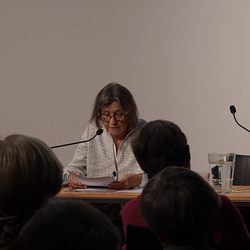 Lyrik-Lesung im Zuge der Literatur-Reihe Doppelter Gast mit Getrude Grossegger und Monika Helfer am 12.12.2025