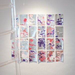 Wilhelm Scheruebl, *1961 in Radstadt (AT), lebt in Radstadt (AT), Allerheiligenserie, 2025_2009/2005, Mischtechnik auf Partezettel (2005–2009), DIN A4, Courtesy des Künstlers