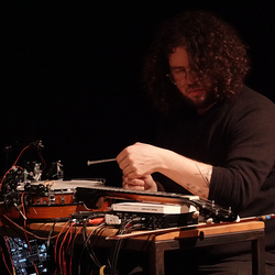 Neue Musik Konzert 'Broadsides' am 15. April 2026 im[Cubus] mit Weston Olencki und Lars Tuchel