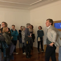 Führung mit Kurator Johannes Rauchenberger durch die Ausstellung 'Auslöschung' von Zlatko Kopljar