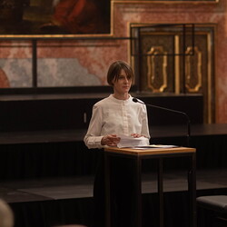 Im Bann (s)einer großen Erzählung: Josef Fink (1941–1999)Eröffnung im Minoritensaal, 28. Februar 2025Mit Johannes Rauchenberger, Elisabeth Koller (Kuratoren)Generalvika Erich Linhardt, Walter Prügger, Leiter des Ressorts 'Bildung, Kunst und Kultu