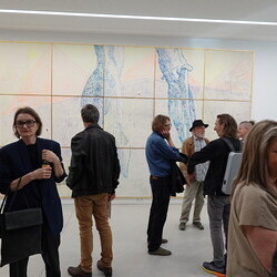 'Was tun Skulpturen ohne Aufsicht?' - Michael Kienzer und Anneliese Schrenk,KULTUMUSEUM im Spiegelgitterhaus Gleisdorf, 22. Mai 2026, Eröffnung: Kurator Johannes Rauchenberger
