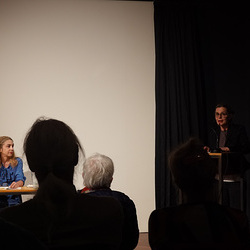 Doppelter Gast, am Fr., 24. April 2026 mit Ulrike Scheuermann, mit einer Einführung von Barbara Rauchenberger und einem Gespräch moderiert von Helwig Brunner