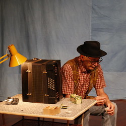 Frau Meier die Amsel, Mezzanintheater, JUNGES PUBLIKUM, September 2021. Foto: KULTUM