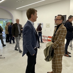 Eröffnung des Spiegelgitterhauses Gleisdorf (Sammlung Wolf) durch Bürgermeister Christoph Stark, Landeshauptmann Christopher Drexler und Diözesanbischof Wilhelm Krautwaschl.Laudatio: Walter Prügger,Einführung in die Ausstellung 'WENDEZEITEN/ZEITENW