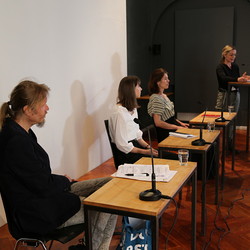 Literatur.Gegenüber, WIR WACHEN IN FREMDEN AUGEN, 20210609. Foto: KULTUM