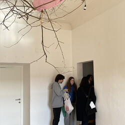 Eröffnung der Ausstellung: 'SISTERS OF THE LABYRINTH' von Renate Kordon und Tamara Friebel, KULTUM Graz, 2. März 2024. Foto: KULTUM/Johannes Rauchenberger