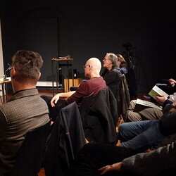  Doppelte Gäste: Lyrik-Lesung mit Erwin Einzinger und Lisa Spalt am Dienstag, 11.11.2025: Mit Einführungen von Paul Pechmann und einem anschlie?enden Gespräch mit Helwig Brunner.