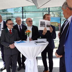                                 Zlatko Kopljar - K9 compassion+: Kunstintervention bei 'Geist & Gegenwart' (Motto 2025: 'Challenge Europe') aus Schloss Seggau, 4.-7. Juni 2025