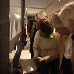  9. Themenführung über 'Bodies & Souls' in der Ausstellung 'Gott hat kein Museum' mit Kurator Johannes Rauchenberger. Special Guest: Daniel A. Zaman. KULTUMUSEUM Graz, 21.1.2026