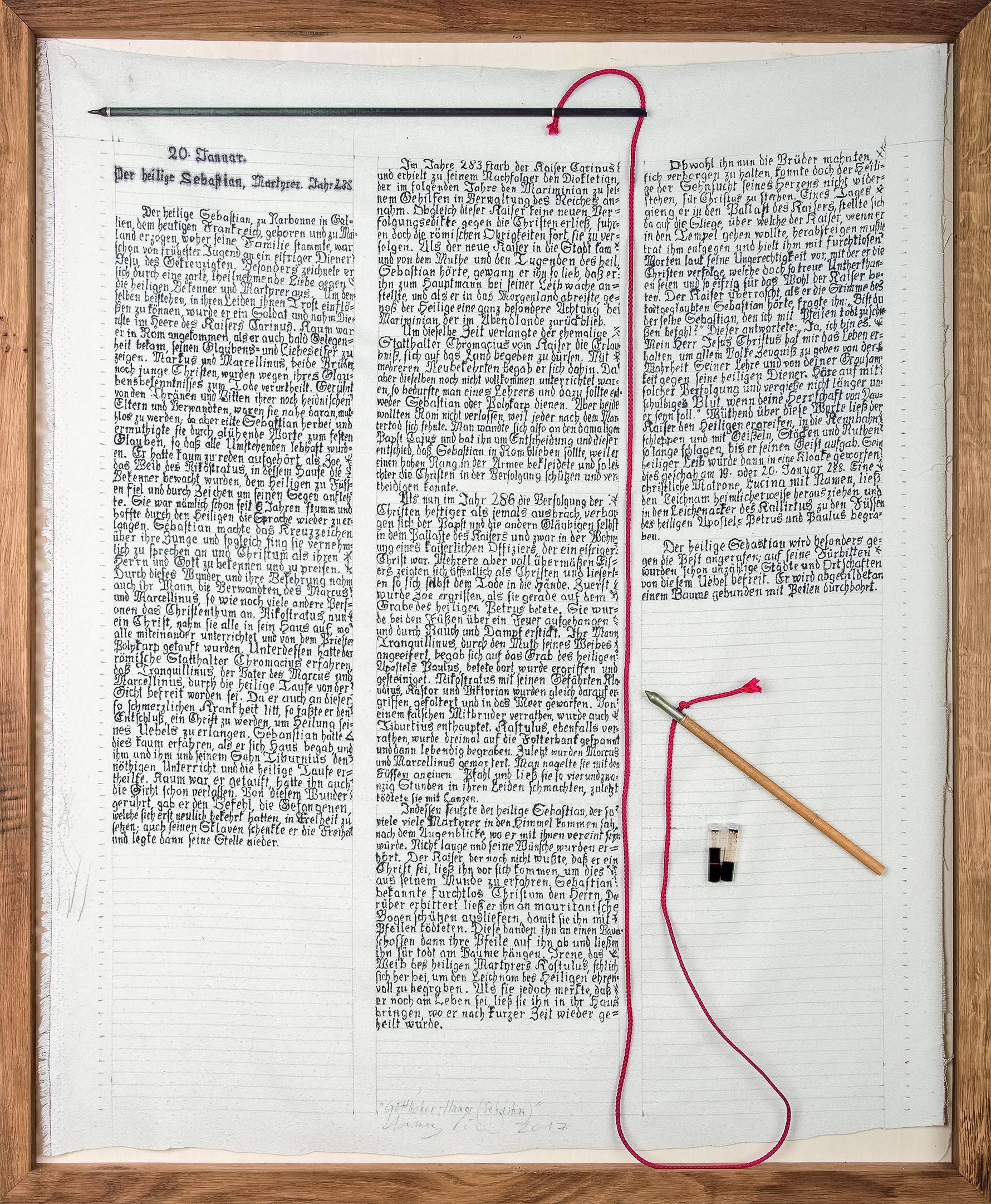 Sebastian (Reliquien: Blut, Pfeilspitzen, Kordel); 98 x 81 cm, aus: Göttlicher Humor, 2017, Bleistift, Acrylstifte auf Naturseide, Reliquien, handgefertigter Eichenrahmen, Text von Georg Ott, KULTUMdepot Graz, aus: Glaube Liebe Hoffnung, 2018. / Hannes Priesch