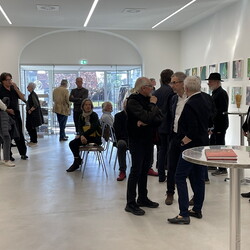 Er?ffnung KULTUMUSEUM im Spiegelgitterhaus Gleisdorf: Wolfgang Temmel: Perspektivenwechsel, 11. April 2025,Kurator: Johannes Rauchenberger