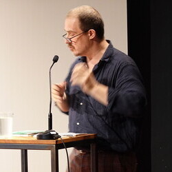                                 LITERATUR HOTEL: Monika Rinck: 'Eine Verkehrspolitik der Tr?ume'Einf?hrung und Gespr?ch: Stefan Schmitzer, KULTUM Literatur, 26.6.2025