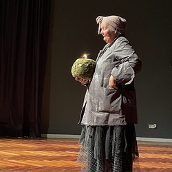 D'ÄRDGEISS_Figurentheater Margrit Gysin / Schweiz. Foto: KULTUM/A. Hopper