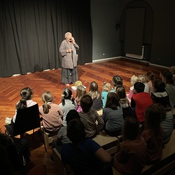 D'ÄRDGEISS_Figurentheater Margrit Gysin / Schweiz. Foto: KULTUM/A. Hopper