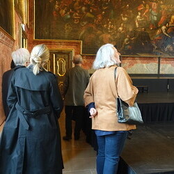  13. Themenführung in der Ausstellung 'Gott hat kein Museum' am 11.4.2026 zum Thema 'Wunder&Widersprüche'