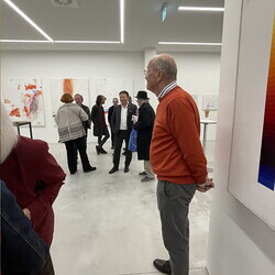 Gerhard Lojen (1935?2005) zum 20. Todestag: Er?ffnung KULTUMUSEUM im Spiegelgitterhaus Gleisdorf, 17.10.2025. Kurator Johannes Rauchenberger f?hrt in das Werk des K?nstlers ein.