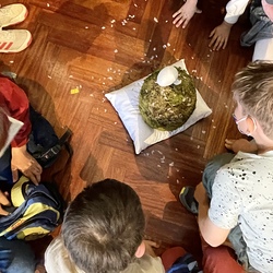 D'ÄRDGEISS_Figurentheater Margrit Gysin / Schweiz. Foto: KULTUM/A. Hopper