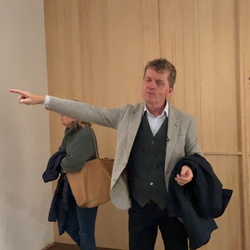 Führung mit Kurator Johannes Rauchenberger durch die Ausstellung 'Auslöschung' von Zlatko Kopljar