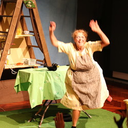 Frau Meier die Amsel, Mezzanintheater, JUNGES PUBLIKUM, September 2021. Foto: KULTUM