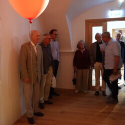                                 Ausstellung Maaria Wirkkala: NUN MEHR ? MEANTIME: F?hrung mit Kurator Johannes Rauchenberger, 15. Juli 2025, mit Rotary-Club Graz-Neutor